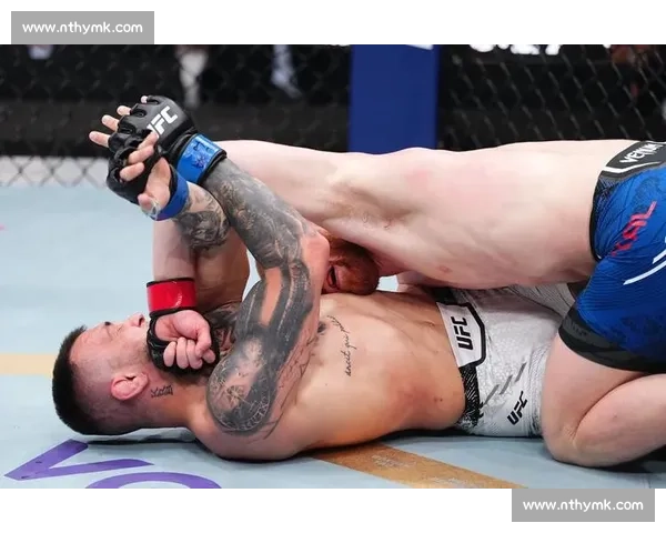 第三回合飞膝绝杀!马利克技术判定终结布伦戴奇